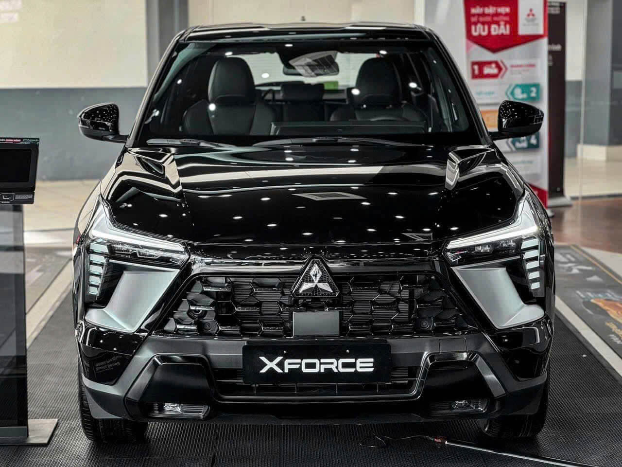 x force den MÀU XE MITSUBISHI X FORCE - CHỌN MÀU XE X FORCE PHÙ HỢP VỚI PHONG THỦY